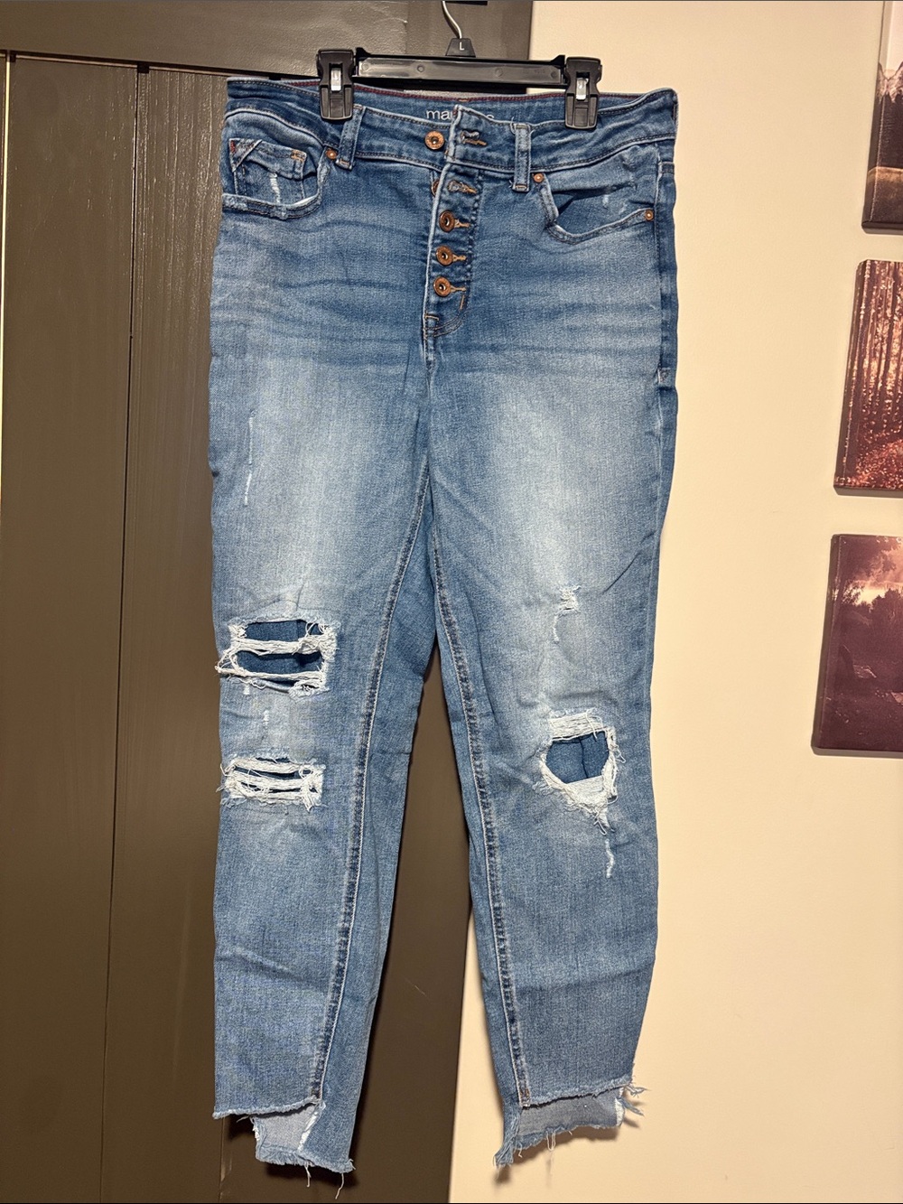 High-Rise Distressed Cropped Jeans in Blue
